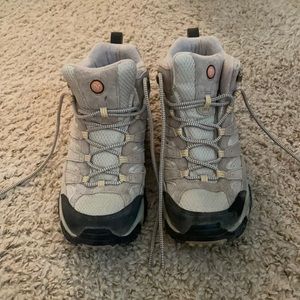 Merrell Moab 2 Mid Ventilator vibram hiking boots